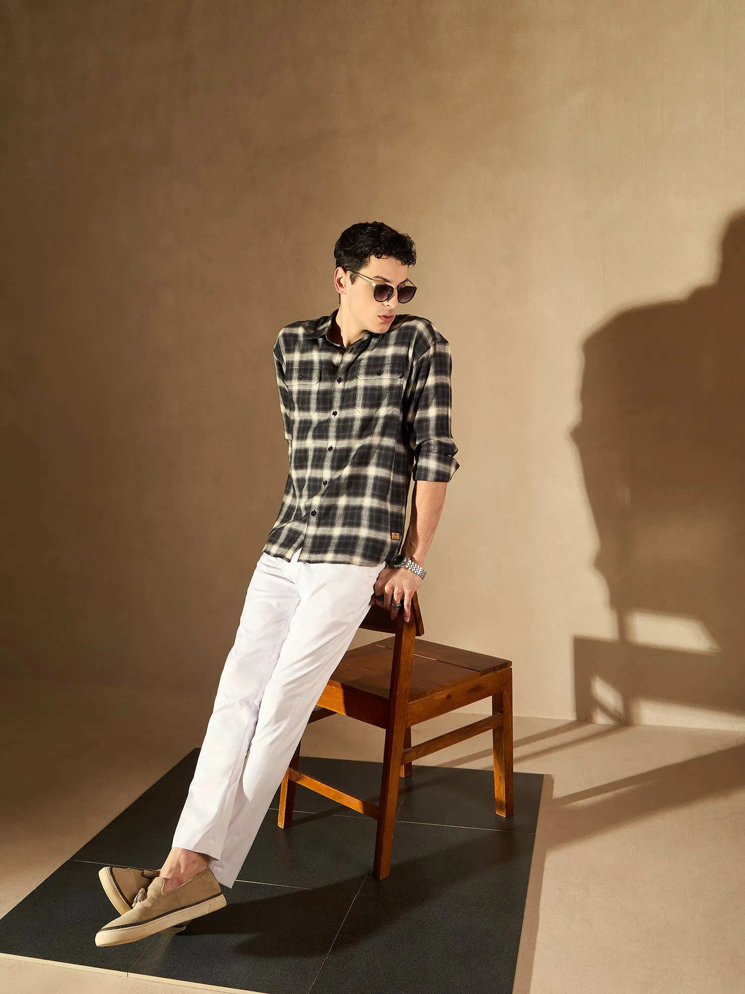 DENNISON Men White Smart Tapered Fit Cropped Trousers