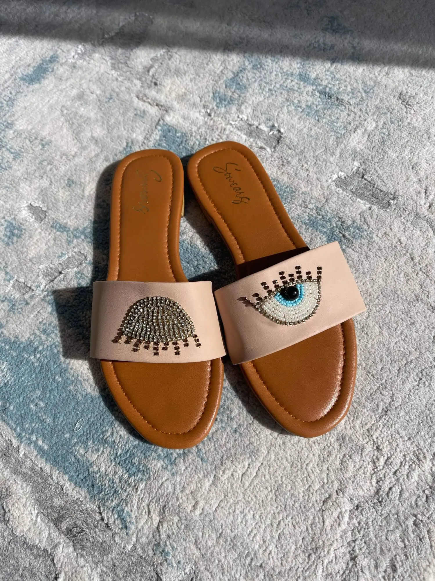 Lets Wink Flats