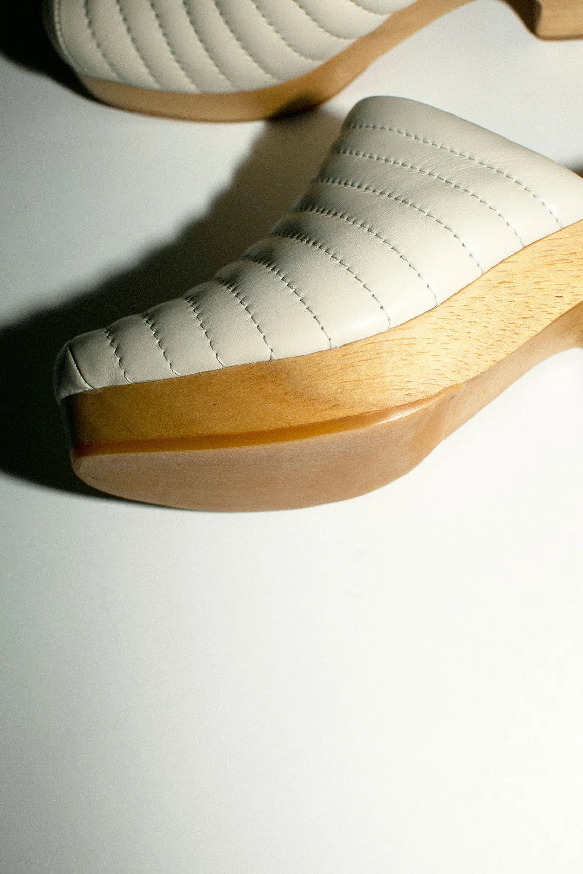 Off White Ribbed Clog